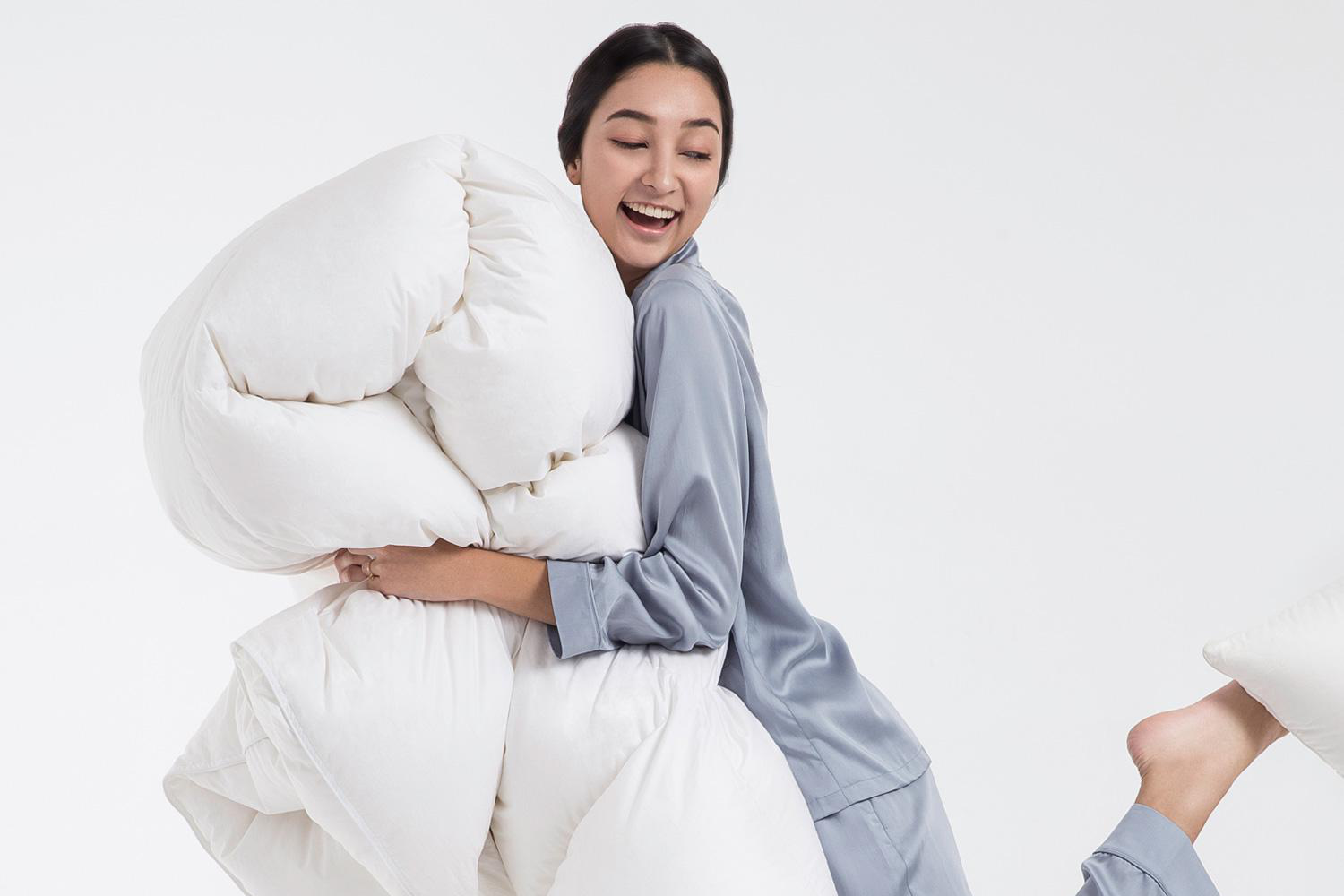 How to Unseal and Fluff Up Vacuum-Packed Down Comforters: A Quick Guide